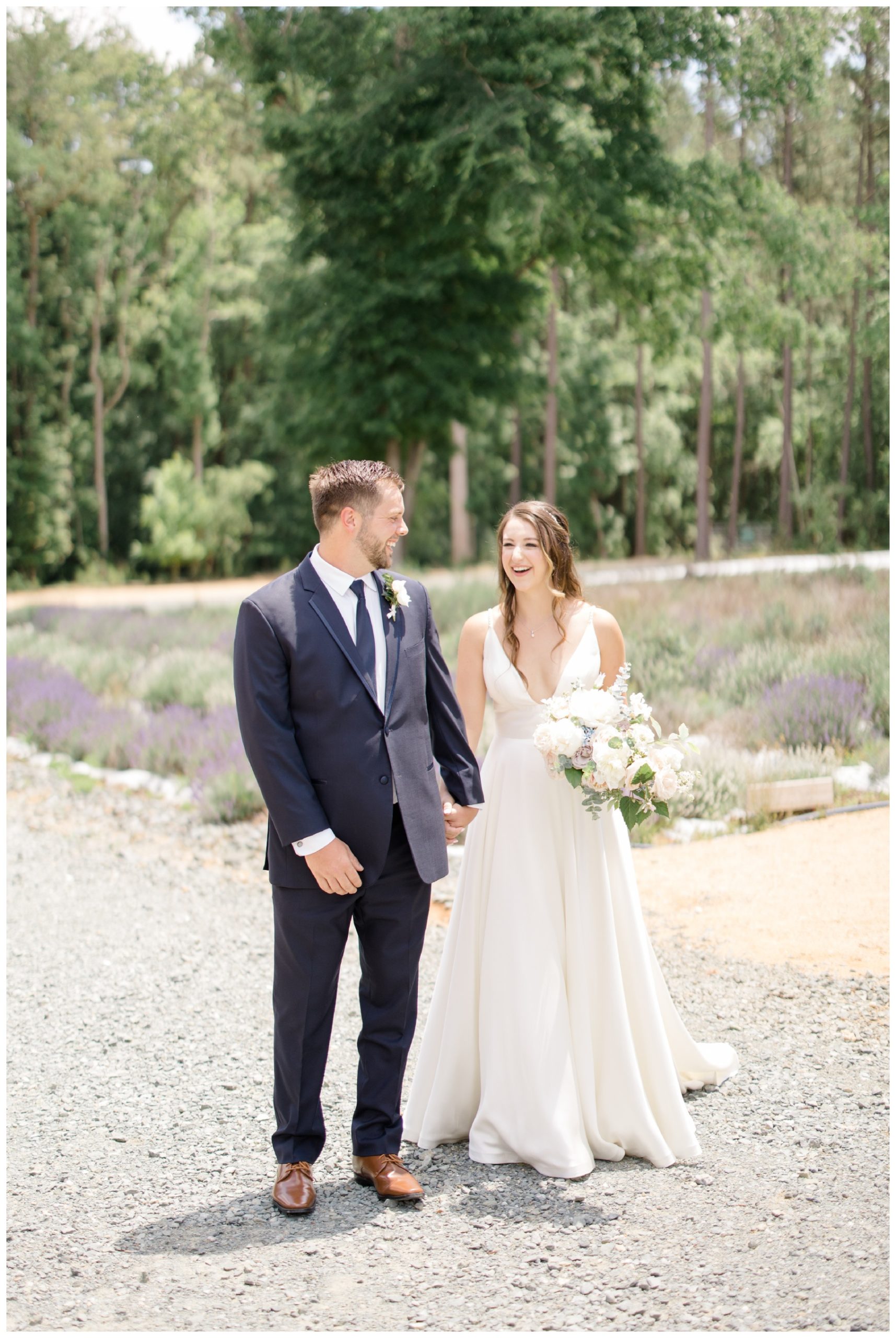 lavendaer oaks farm wedding